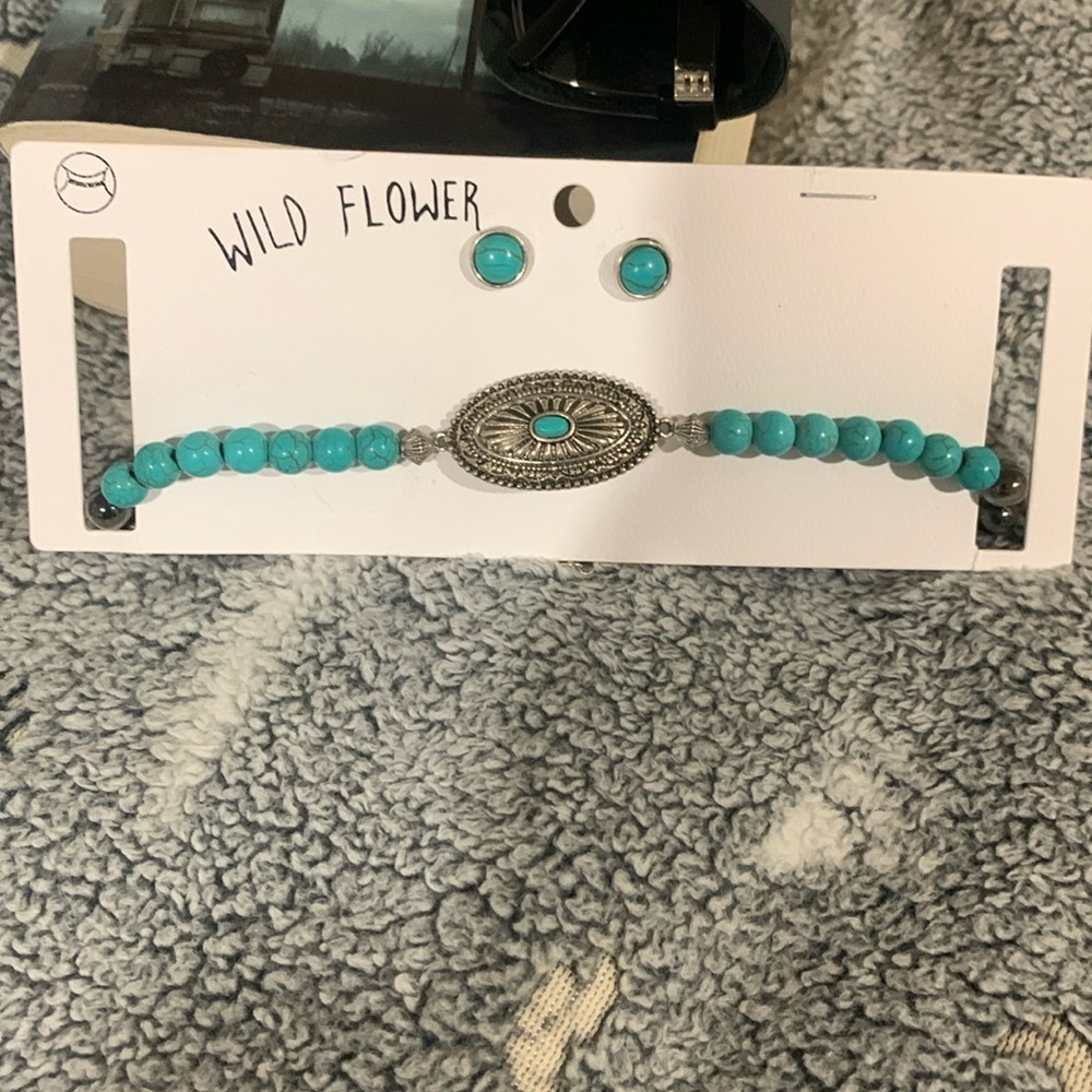 Turquoise/ Navajo Bead Necklace w/ matching earrings